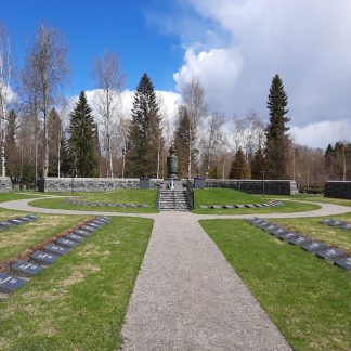 Hautakivien kertomaa – kävelykierrokset Vanhalla hautausmaalla Naisten vuoro -teemalla 8.7. klo 18 (40032)