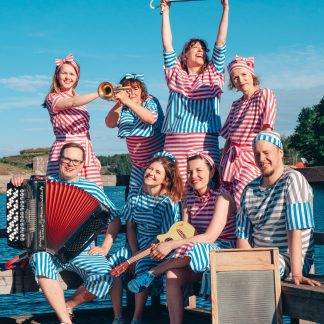 Mutaveijarit SUN 7.6. AT 15.00 Lounaispuisto