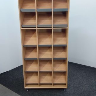 Hylly 41 × 84 × 188 cm