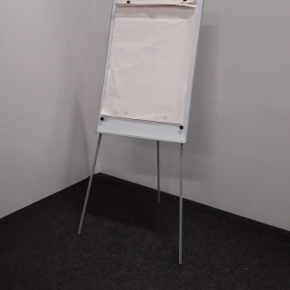 Tussitaulu telineellä