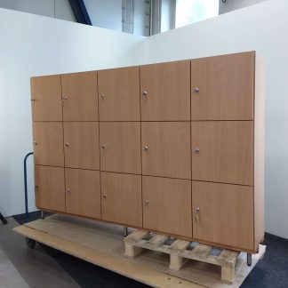 Lokerikko 32 × 210 × 139 cm