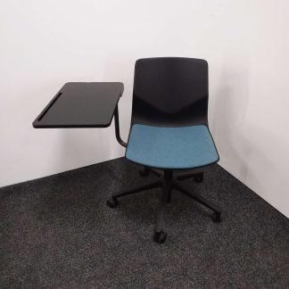 Oppilastuoli korkeussäädettävä