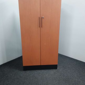 Hyllykaappi 44 × 80 × 167 cm 1x avain