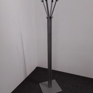 Naulakko 37 × 37 × 170 cm